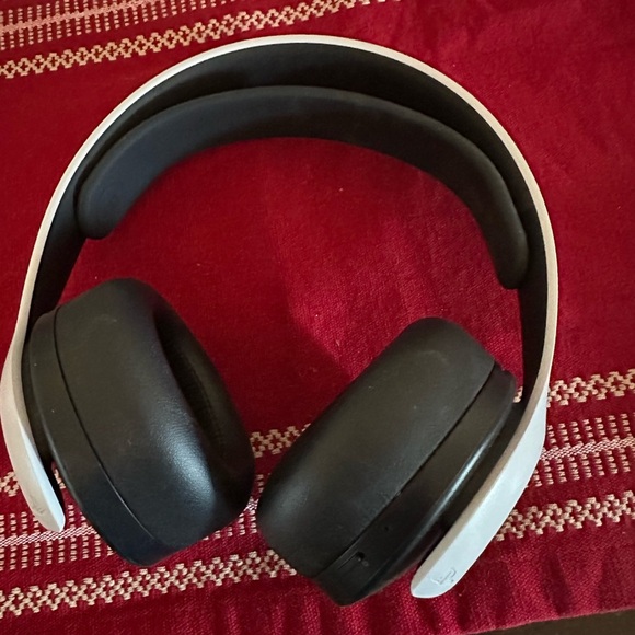 PlayStation 5 Pulse 3D Wireless Headset - Preowned - Picture 2 of 7